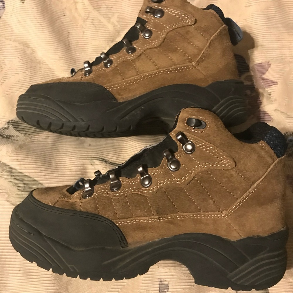 Boys Red Head Boots